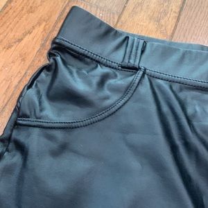 Ladies faux leather leggings XXL faux pockets and closure bum lifting fit